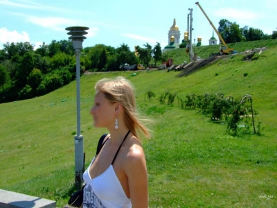 Киевляночка позирует на улице
