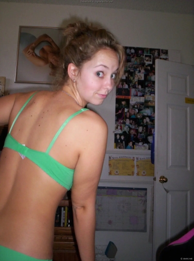 Chick shows pussy
