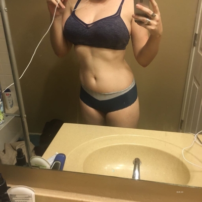 Shows off her tits
