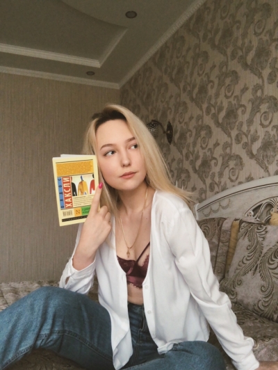 Light erotica of a pretty blonde girl