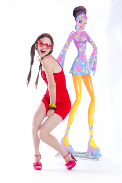 Skinny girl pleases us with her body