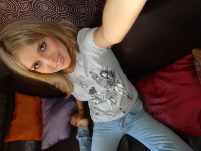 Cute teen films her sexy body naked